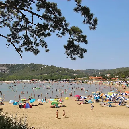 26 * Supetarska Draga